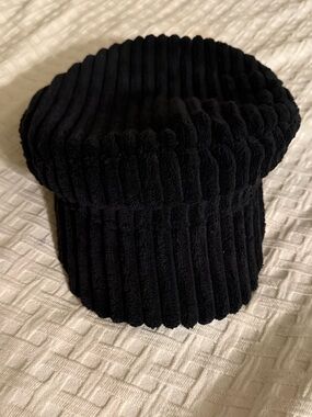 Black Ribbed Knit Baker Boy Hat